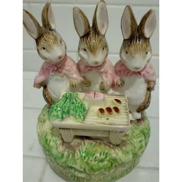 Flopsy, Mopsy & Cottontail - Beatrix Potter-Music Box by Schmid - Picture 2 of 6